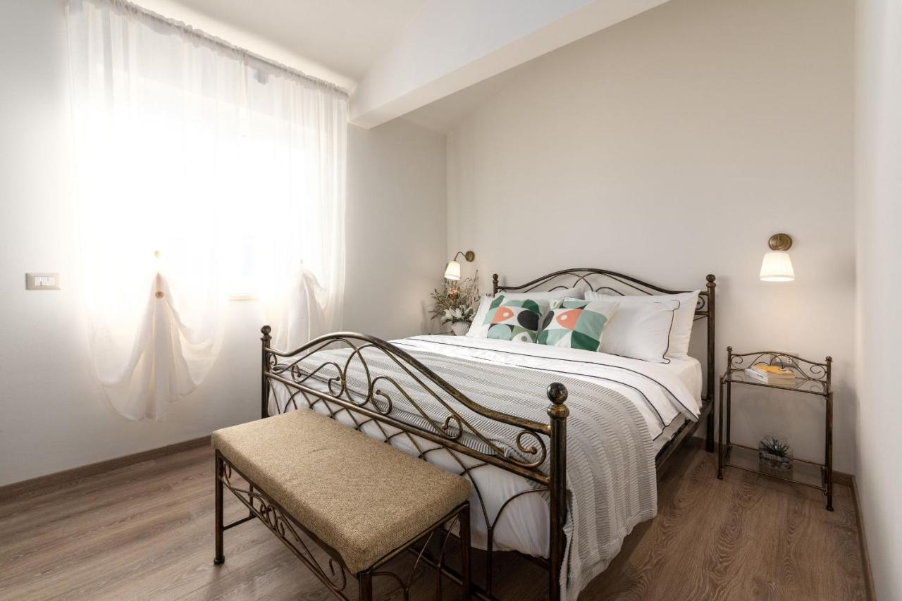 Rooms Karolina Funtana Exterior photo