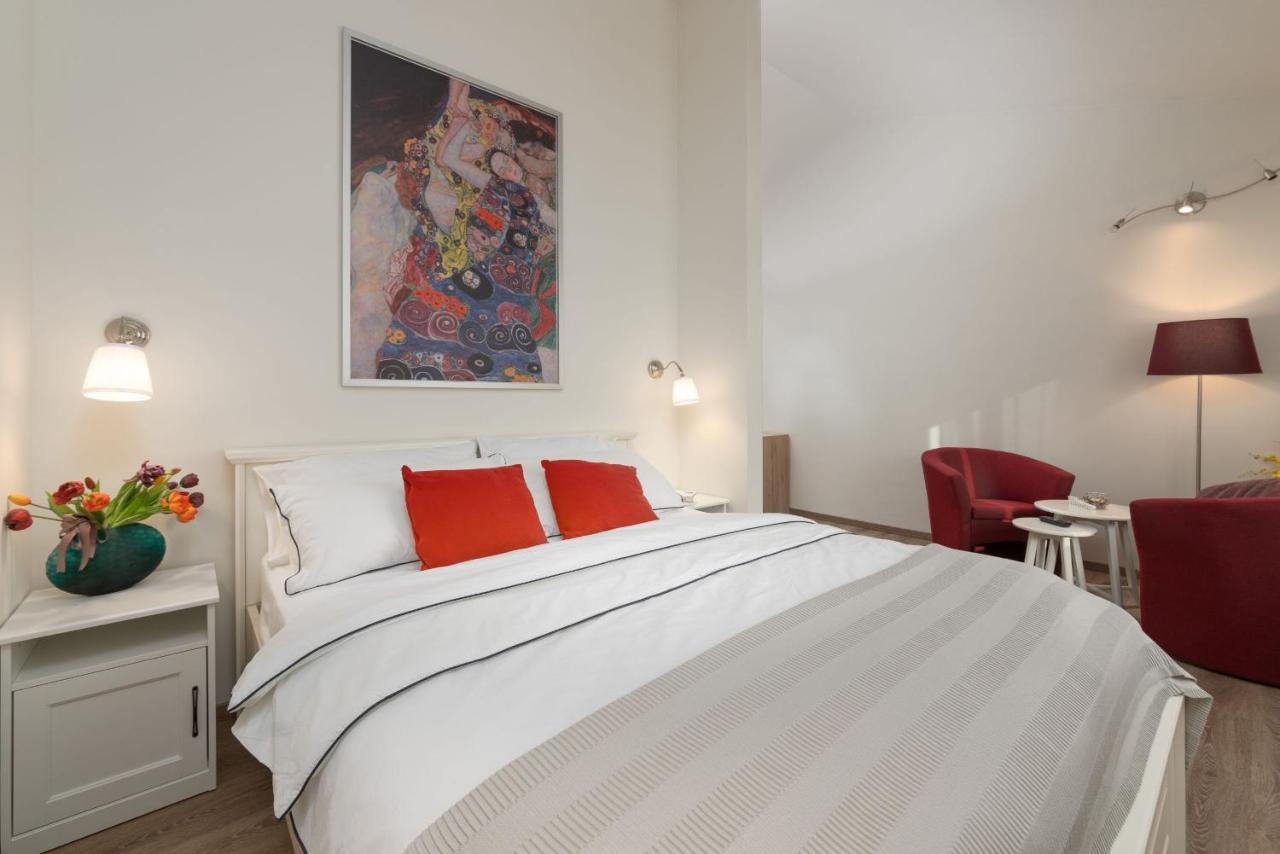 Rooms Karolina Funtana Exterior photo